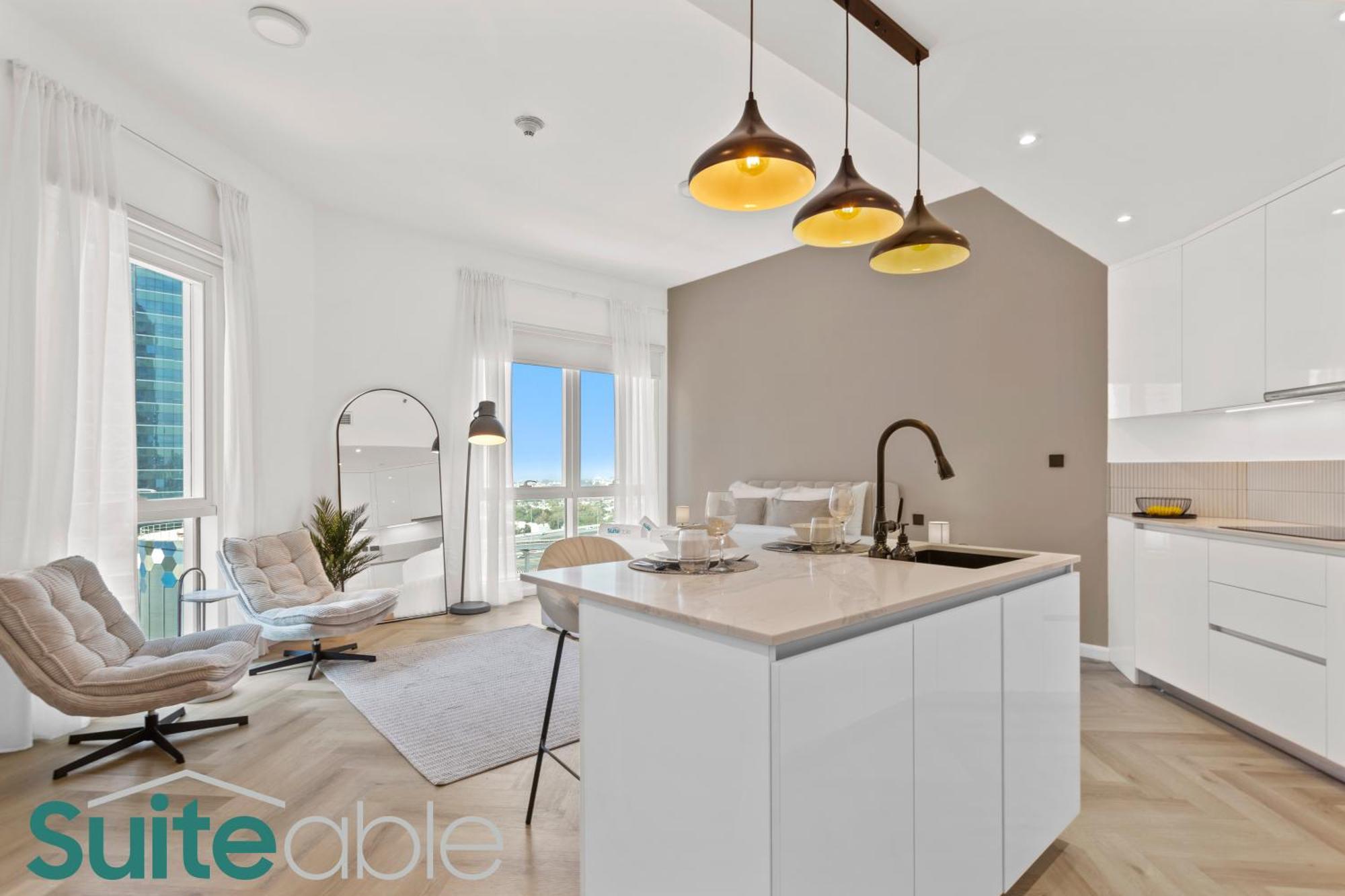 Spacious Refurbished Steps Away From Metro Dubai